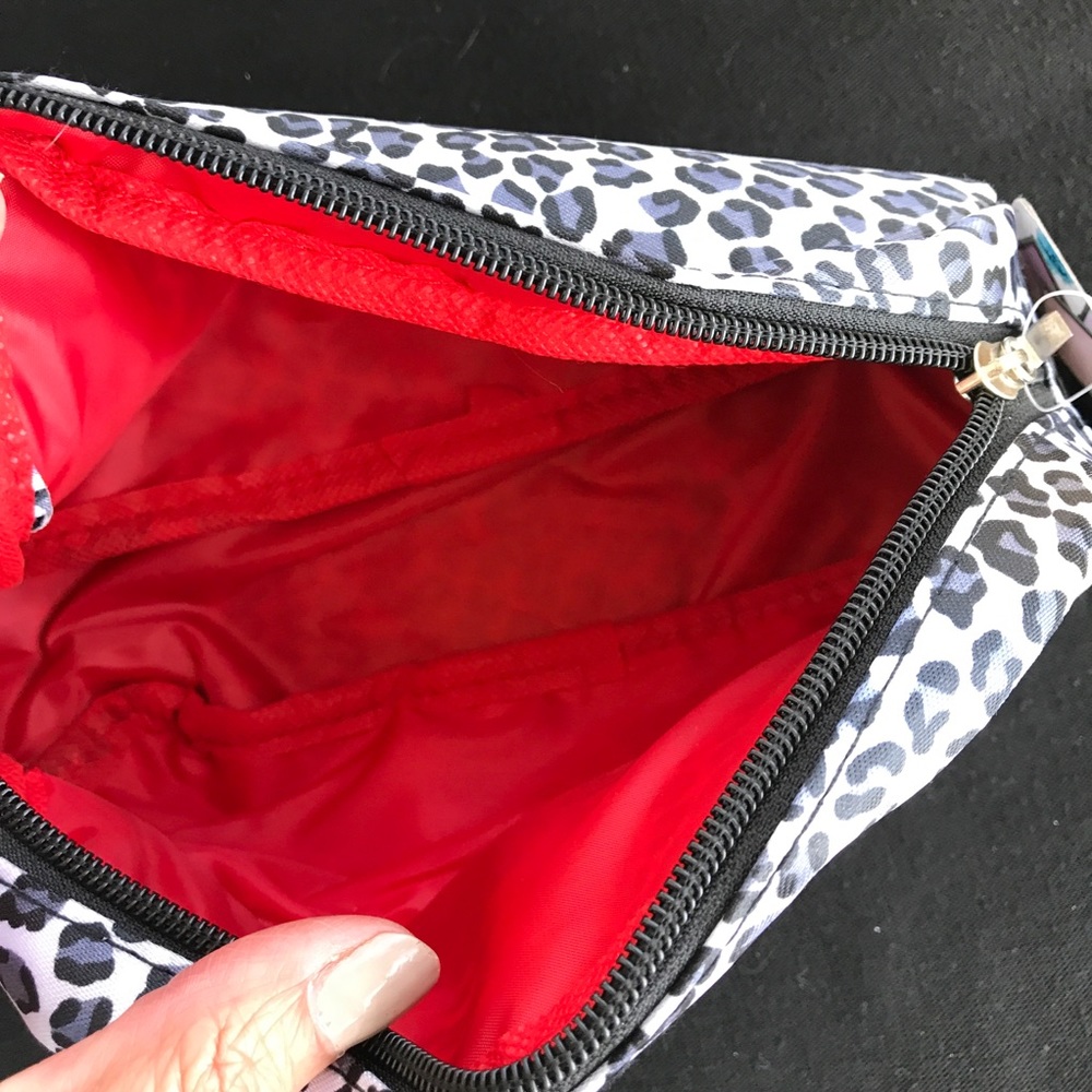 💙 Cosmetic Bag - Picture 3 of 3